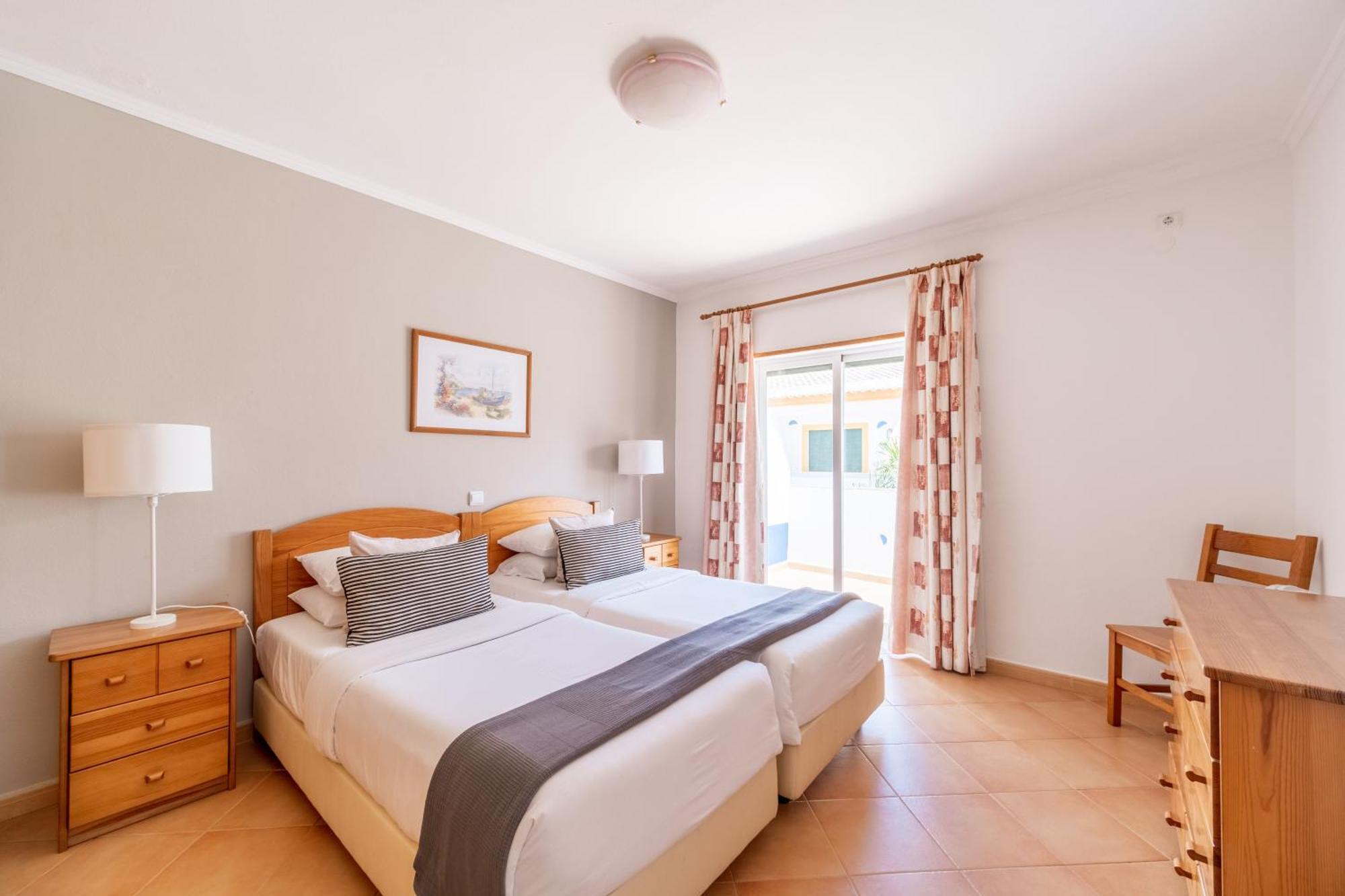 Oasis Beach Apartments Praia Da Luz Phòng bức ảnh